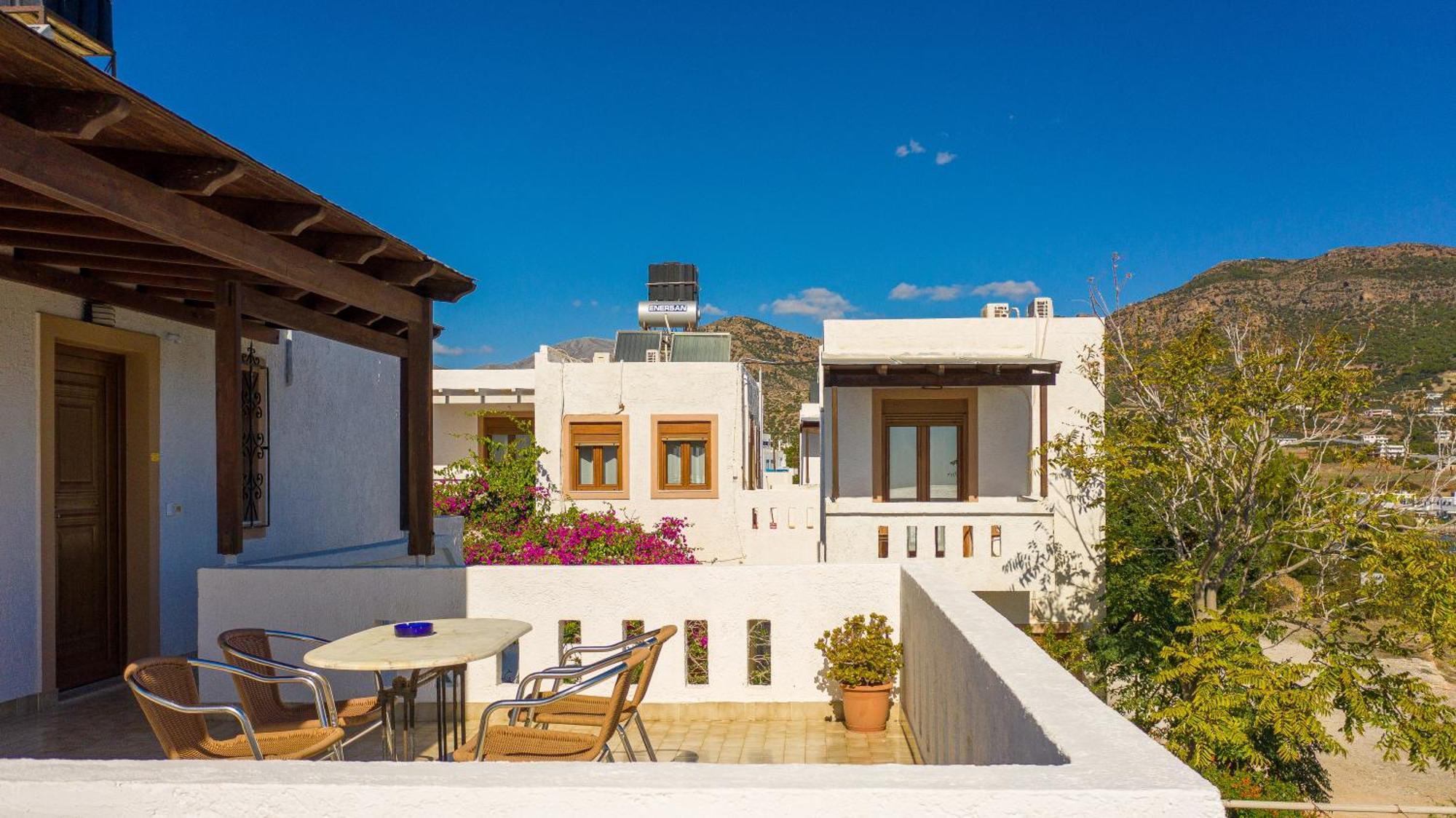 Akrotiri Apartments Makrýgialos 外观 照片