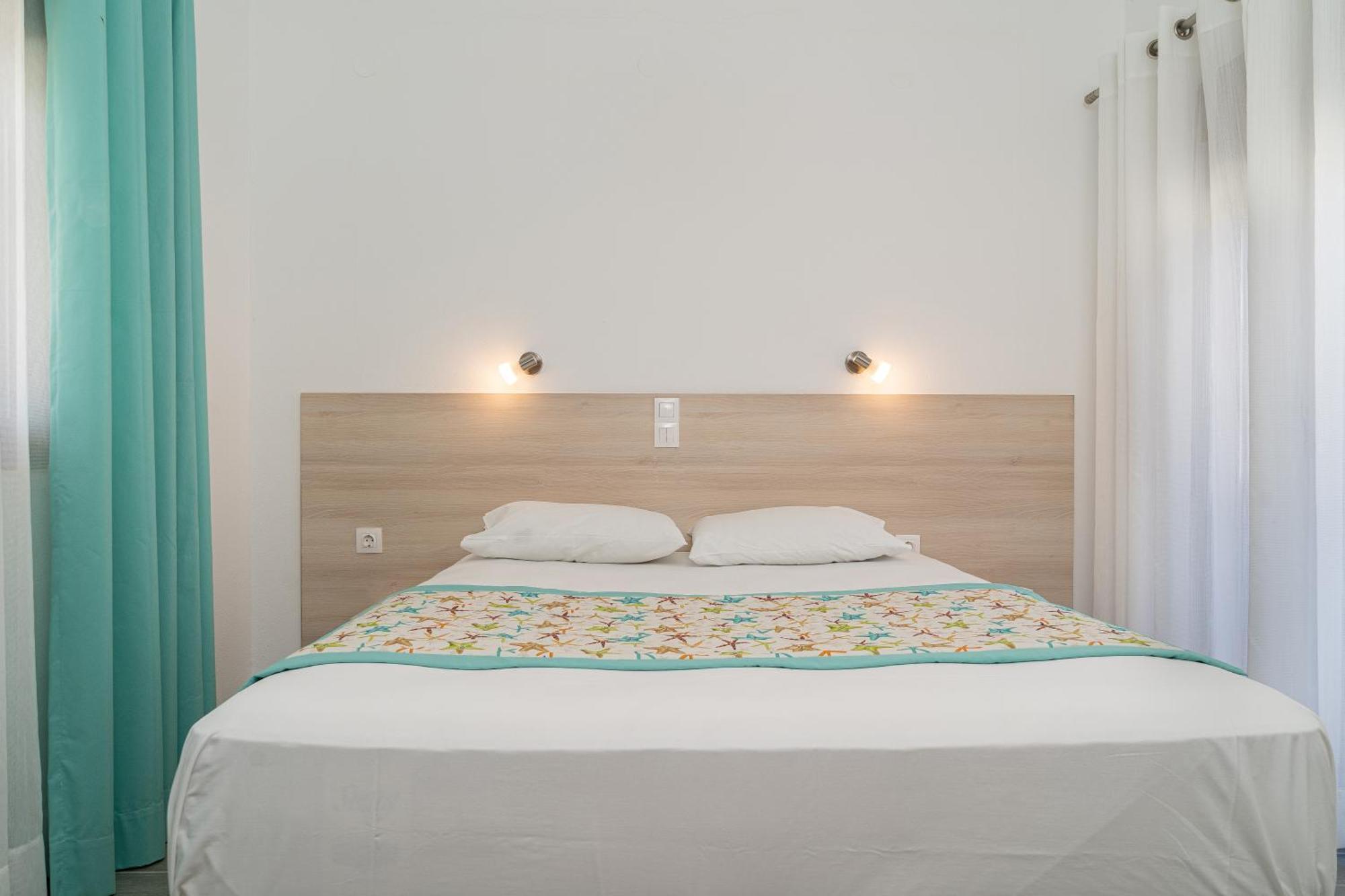 Akrotiri Apartments Makrýgialos 外观 照片