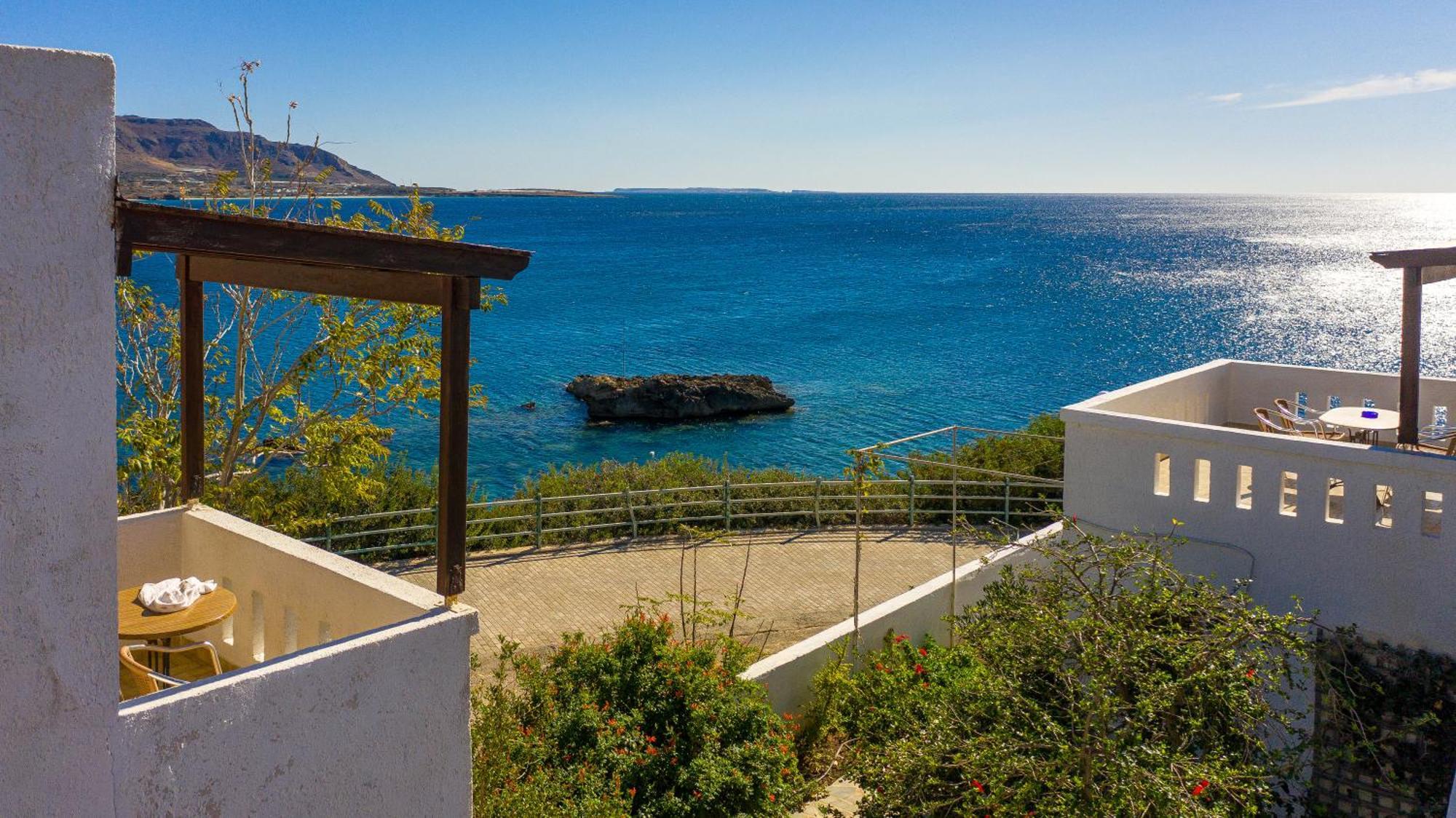 Akrotiri Apartments Makrýgialos 外观 照片