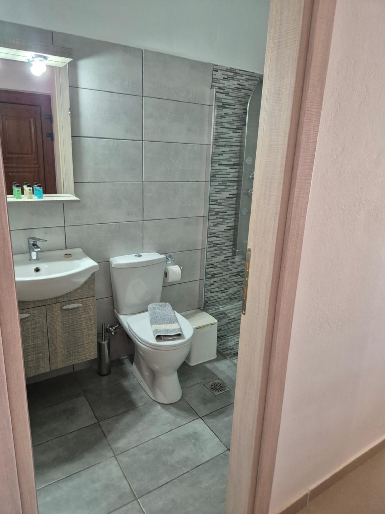 Akrotiri Apartments Makrýgialos 外观 照片