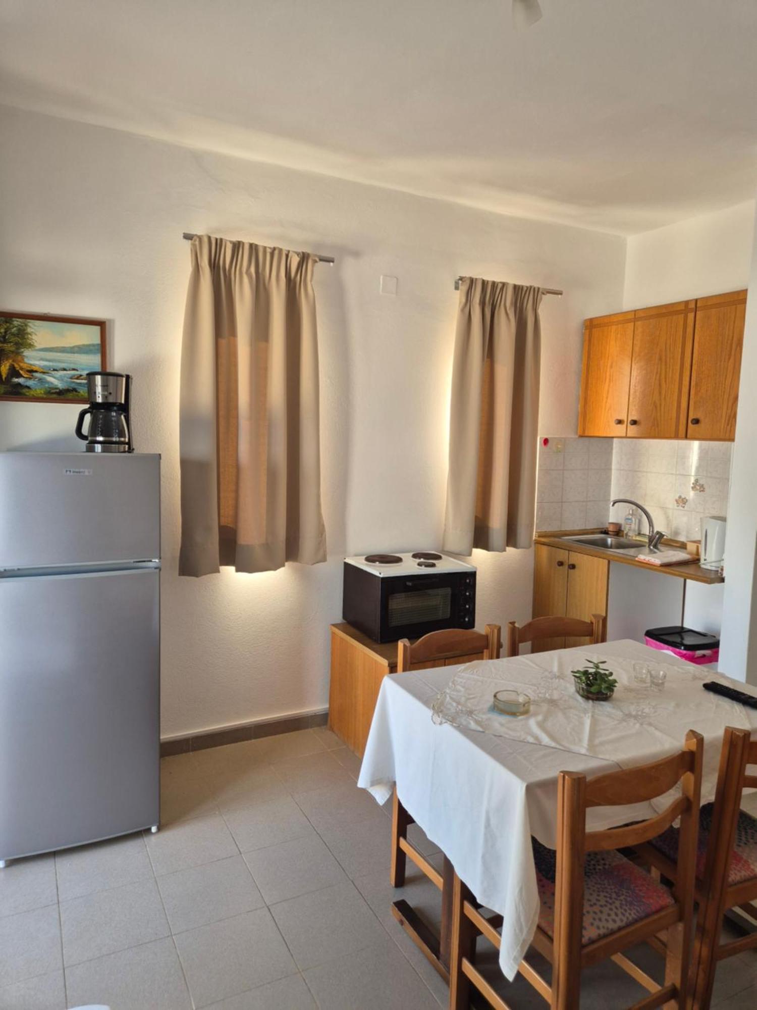 Akrotiri Apartments Makrýgialos 外观 照片