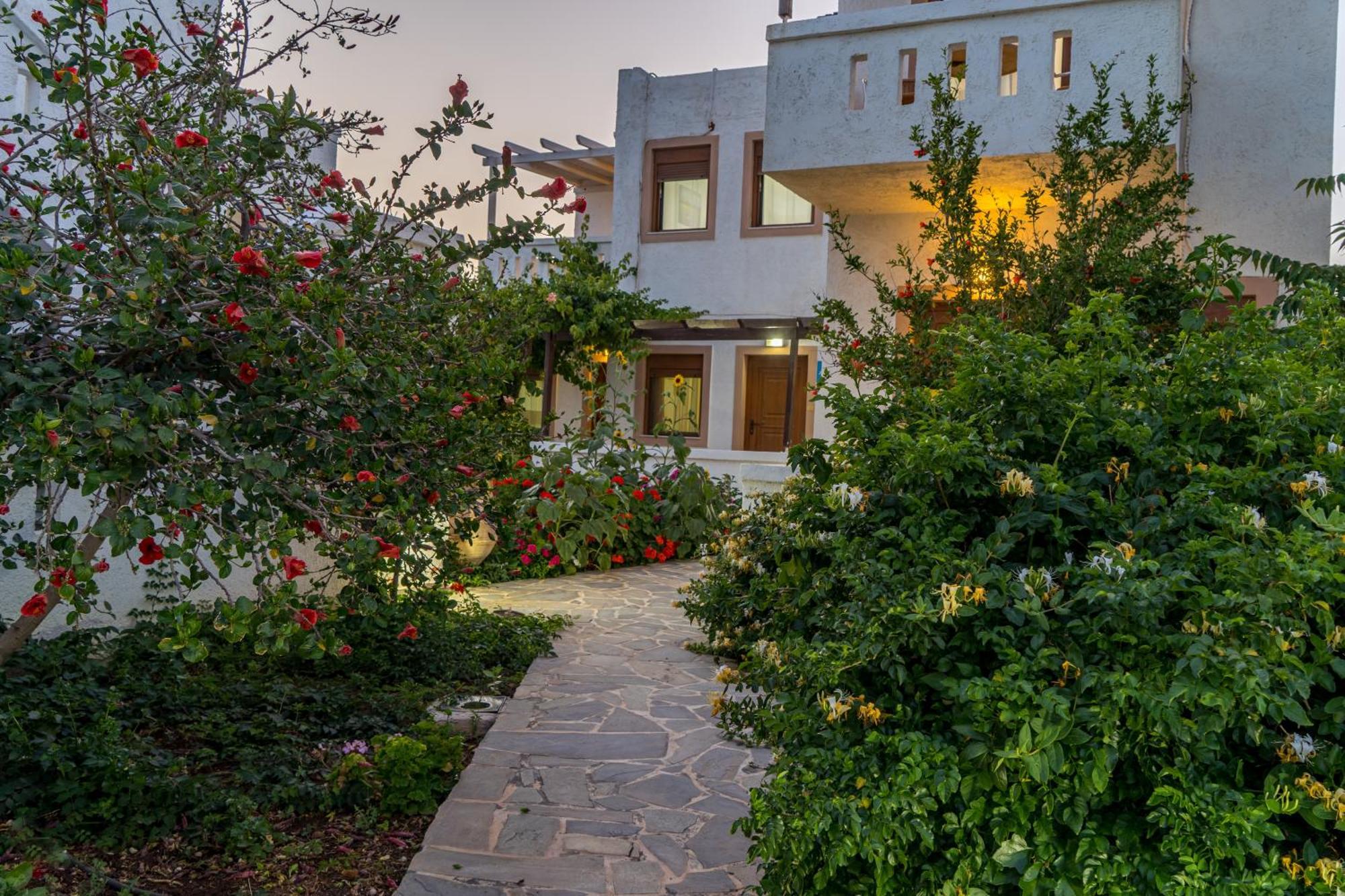 Akrotiri Apartments Makrýgialos 外观 照片